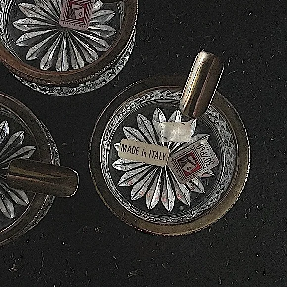 Antique French style crystal ashtray set (3) with hand (cigarette holder) & trim - Picture 4 of 15